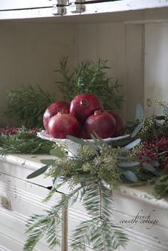 FRENCH COUNTRY COTTAGE: French Country Cottage Christmas Home Tour French Country Cottage Christmas, Natal Country, Natal Natural, French Country Christmas, Christmas Vignettes, French Christmas, Cottage Christmas, Have Inspiration, Natural Christmas