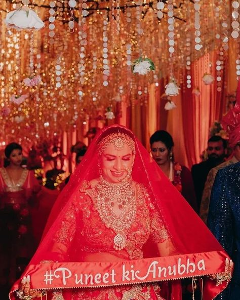 Innovative Wedding Hashtag Ideas You Must Look Out For The Big Day Bride Veil Hair Down, Bride Veil Long, Wedding Hashtag Ideas, Bride Photo Ideas, Veil Over Face, Hashtag Ideas, Muslim Wedding Photography, Bridal Dupatta, Beautiful Veil