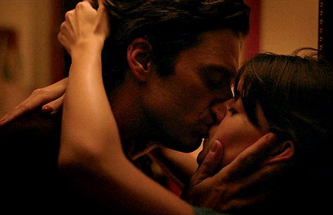 Fresh 2022 Movie, Fresh 2022, Steve Kemp, Romantic Kiss Gif, Наташа Romanoff, Steel Blue Eyes, Fresh Movie, Winter Soldier Bucky, Movie Couples