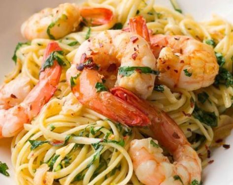 Seafood Linguine Recipe, Chilli Prawn Pasta, Garlic Prawn Pasta, Prawn Linguine, Seafood Linguine, Prawn Pasta, Chilli Prawns, Linguine Recipes, Favorite Pasta Recipes