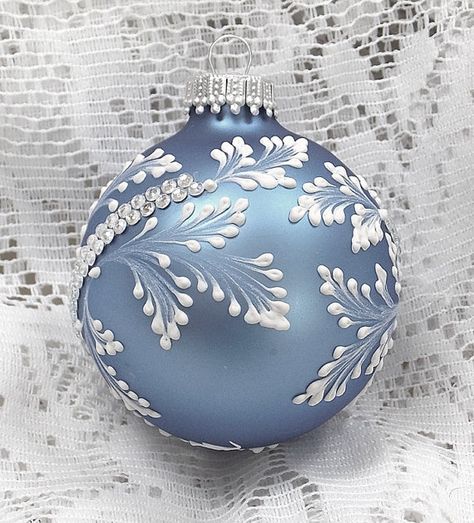 Soft Blue Hand Painted 3D White MUD Texture by MargotTheMUDLady Soft blue painted ornament. Tree Art Ideas, Jul Diy, Christmas Tree Art, Diy Ornaments, Painted Christmas Ornaments, Navidad Diy, White Christmas Decor, Beaded Christmas Ornaments, Painted Ornaments