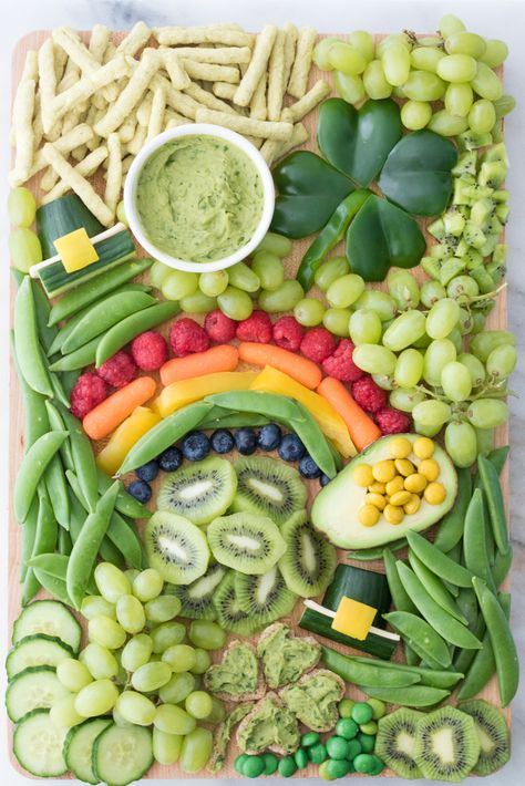 St Patricks Food, St Patrick Day Snacks, St Patrick Day Treats, St Patricks Day Food, Snack Board, St Patrick's Day Decorations, Charcuterie Recipes, Saint Patties, St Patrick's Day Crafts