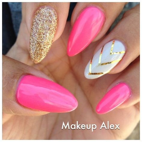 Bold pink stiletto nails Pink Stiletto Nails, Gold Glitter Nails, Gold Nail, Stiletto Nails Designs, Pink Nail Art, Nail Swag, Fancy Nails, Gold Nails, Gorgeous Nails