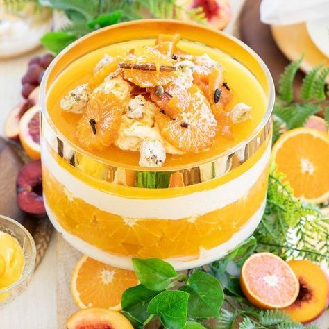 Champagne Orange Trifle Orange Trifle Recipes, Orange Trifle, Gourmet Thanksgiving, Champagne Orange, Christmas Trifle, Vanilla Pod, Fresh Orange Juice, Wheel Barrow, Trifle Bowl