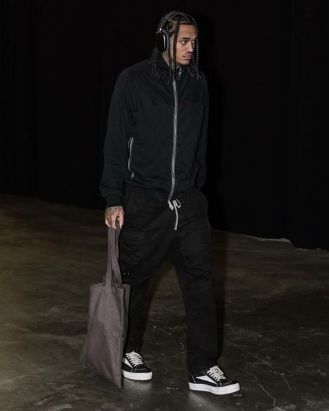 Jordan Clarkson Outfit, Rick Owens Sneakers Outfit, Rick Owens Drkshdw Outfit, Drkshdw Outfit, Rick Owens Outfit, Nike Air Uptempo, Jordan Clarkson, Sneakers Outfit Men, Rick Owens Sneakers