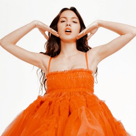 Olivia Rodrigo Orange Aesthetic, Olivia Rodrigo Orange, Aesthetic Celebs, Aesthetic Olivia Rodrigo, Aura Orange, Orange Aura, Olivia Rodriguez, Olivia + Core + Aesthetic, Orange Icons:)