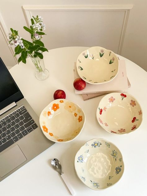 ceramic bowl Yoghurt Breakfast, Tulips Orange, Breakfast Plates, Ceramic Salad Bowl, Christmas Candy Jars, Oatmeal Bowl, Ceramic Pattern, Set Plates, Oatmeal Bowls