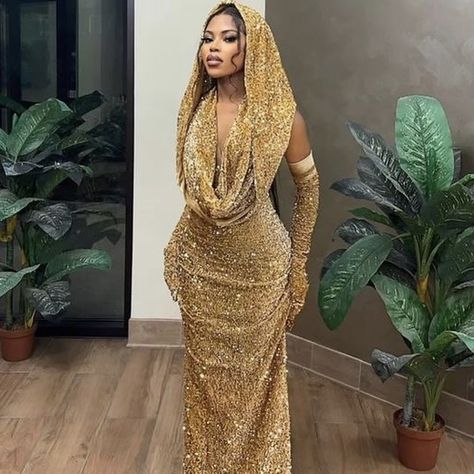 Gold Gala Dress Long, Gala Dress Black Women, Nigerian Prom Dress Gold, Gold Outfits For Women Classy, Gold Dress Black Woman Birthday, Gala Dresses Black Women, Gold Classy Dress, Gold Birthday Dress Black Women, Gold Dress Black Woman