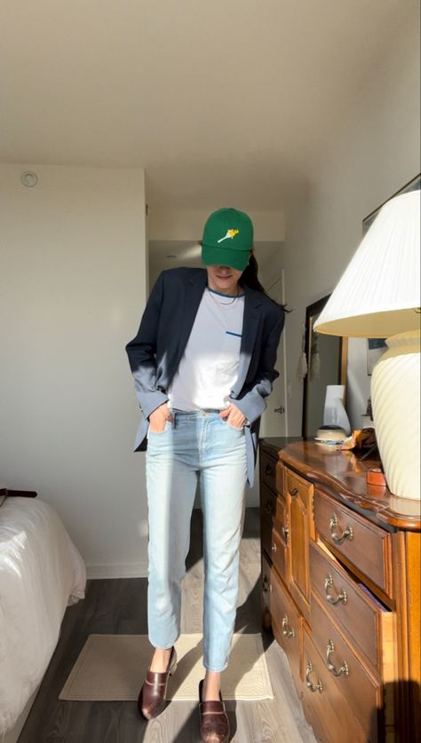 Jeans Blazer Outfit, Shirt With Jeans, Outfit For Fall, Jeans Blazer, Yankees Hat, Denim Shirt With Jeans, Classic Outfit, Blazer Outfit, Casual Work Outfits