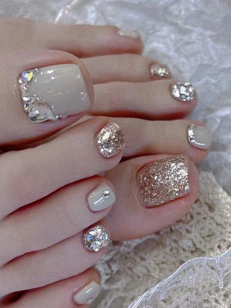 Light Grey  Collar   Plain,Plants Bare Nails Embellished   Nail,Hand & Foot Care Nail Foot Design, Foot Nail Designs, Foot Nail Polish, Toenail Care, Wedding Toe Nails, Foot Nail Art, Nail Art Mariage, Simple Toe Nails, Bare Nails