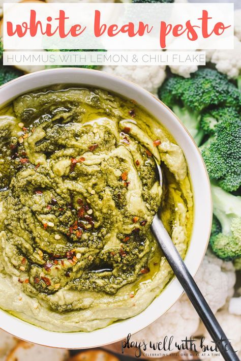 a creamy, dreamy, totally addictive white bean pesto hummus loaded with the bright flavors of pesto & lemon. perfect for healthy end-of-summer snacking! Hummus Loaded, White Bean Pesto, Pesto Hummus, White Bean Hummus, Lemon Pesto, White Bean Dip, Figgy Pudding, Kale Pesto, Creative Cooking