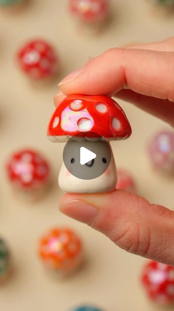 Fubsies on Instagram: "Mini mushrooms 🍄 I have been really enjoying making tiny things lately so I am going to be creating a new batch of these with a Christmas twist! 🎄 As well as some other small friends who are ready for the festive season 🎁 My obsession with tiny things continues so I hope you’re on board with that 🥹🩷  #kawaiiart #handmadehome #kawaiicute #mini #smol #mushroom #mushie #cutemushroom #shroom #magicmushroom #mushroomlove #potteryglazing #lustre" Easy Mini Clay Ideas, Mini Sculpture Ideas, Mushroom Diy Crafts, Clay Mushrooms Diy, Mushrooms Clay, Mini Clay Art, Small Clay Projects, Mushroom Clay, Christmas Market Stall