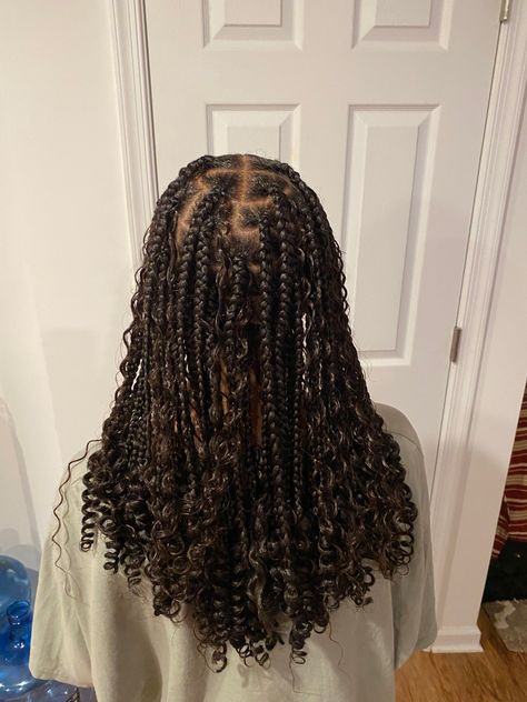 Box Braids Front Part, Natural Knotless Braids With Curls, Goodest Box Braids With Curls, Braids Medium Length Hair Black, Goddess Braids With Curls At The End, Mid Length Box Braids With Curly Ends, Shoulder Length Bohemian Knotless Braids, Braids Mid Length, Mid Length Braids