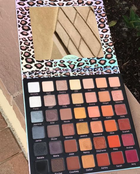 Beauty Table, Makeup Pallets, Violet Voss, Makeup To Buy, Eyeshadow Pallets, Makeup Obsession, Kiss Makeup, Ride Or Die, Makeup Goals