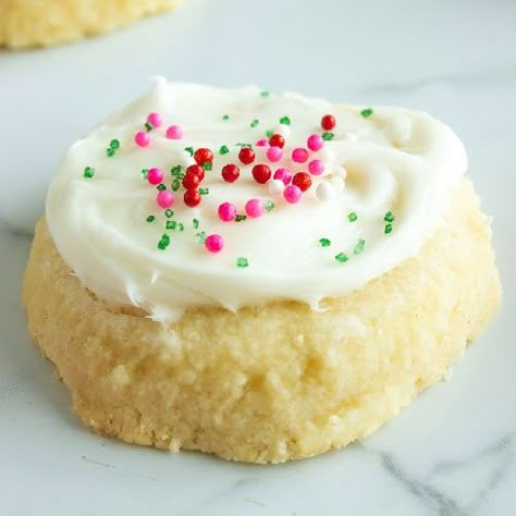 Cream Cheese Meltaway Cookies Snowball Cookies With Cream Cheese, Butter Meltaway Cookies, Cream Cheese Meltaway Cookies, Butter Ball Cookies, Cream Cheese Sugar Cookie Recipe, Egg Free Cookies Recipes, Fluffy Cream Cheese Frosting, Cheese Melt, Meltaway Cookies