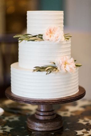 Gray Wedding Cake, 3 Tier Wedding Cake, 3 Tier Wedding Cakes, Romantic Outdoor Wedding, Romantic Wedding Cake, Wedding Cake Rustic, White Wedding Cakes, Simple Wedding Cake, White Wedding Cake