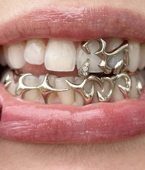 Grillz Silver, Silver Grillz, Grillz Teeth, Diamond Grillz, Diamond Teeth, Dope Jewelry Accessories, Gold Grillz, Grills Teeth, Tooth Gem