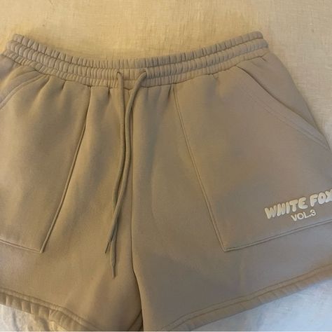 Whit fox grey shorts XL White Fox Aesthetic Clothing, White Fox Boutique Outfit, White Fox Pants, White Fox Shorts, White Fox Clothes, White Fox Outfits, Neutrals Clothing, My Athstetic, Fox Brand