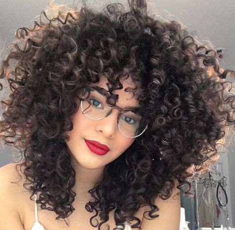 Woman With Curly Hair, Party Make-up, Beautiful Curls, African Hair, Curly Hair Inspiration, Brazilian Human Hair, Curly Hair Cuts, Autumn Cozy, Hair Curly