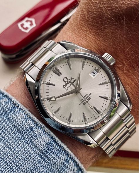 Omega Seamaster Aqua Terra Steel White Silver Gucci Watches For Men, Swiss Watches For Men, Omega Seamaster Aqua Terra, Mens Watch Brands, Mens Designer Watches, Trendy Watches, Seamaster Aqua Terra, Watch Engraving, Aqua Terra