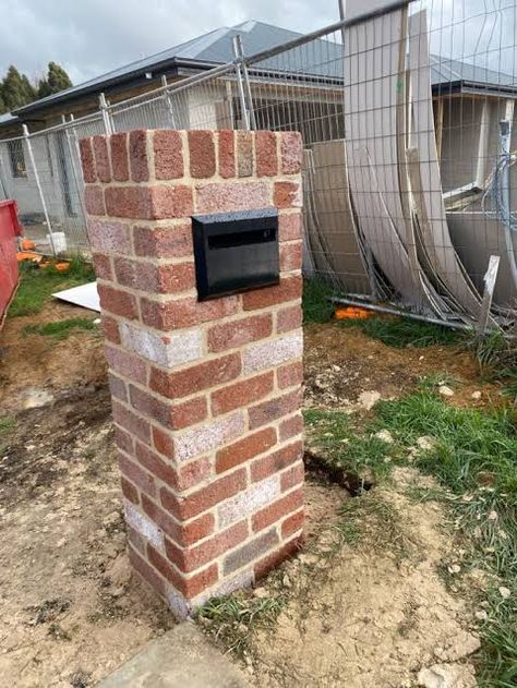 Brick Mail Box, Brick Letterbox Ideas, Diy Letterbox, Brick Letterbox, Brick Mailbox, Flip Ideas, Letter Boxes, Front Facade, Recycled Brick