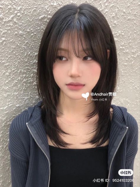 Korean Hairstyle For Square Face, Haircut Ideas With Fringe, Hime Haircut Bangs, Curtain Bangs With Face Framing Pieces, Fringe Bangs Medium Length Hair, Medium Wolf Cut Women, Medium Length Hair With Layers Korean, Wolf Cut Medium Hair With Bangs, Bangs With Wolf Cut