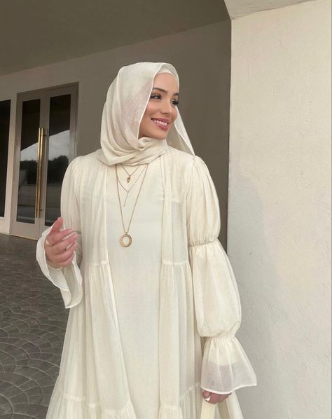 Hijab Store, Hijab Fashionista, Mode Turban, Moroccan Fashion, Muslim Women Fashion, Mode Abaya, Muslim Fashion Hijab, Trendy Dress Outfits, Modesty Fashion