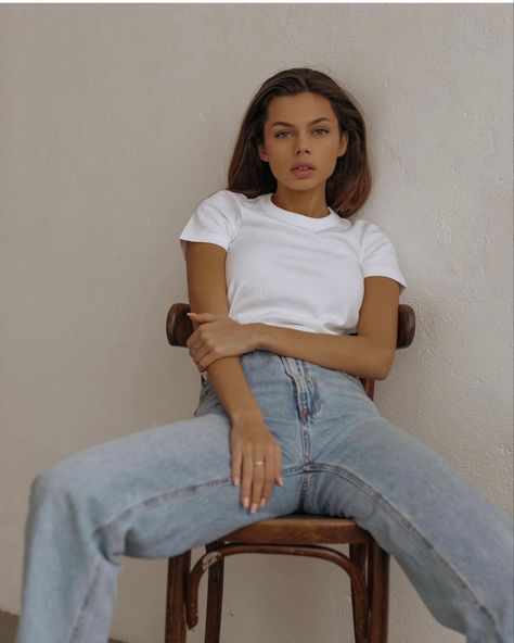 White T And Jeans Photoshoot, Jeans And Tshirt Photoshoot, Jeans And T Shirt Photoshoot, Jeans And White T Shirt Photoshoot, Jeans And Top Photoshoot, Jean And White Shirt Photoshoot, Tshirt And Jeans Photoshoot Ideas, Blue Jeans White Shirt Photoshoot, Jeans White Shirt Photoshoot