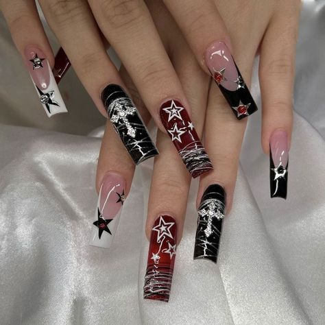 24pcs Long Coffin Lines French Stars Black Red Press on Nails Girls Rhinestones False Nail with Glue Dark Fall Nail Art, Red Acrylic Nails With Charms, Goth Duck Nails, Junk Nails, Nails Dark, Colors 2023, Dark Fall, Nagel Tips, Nail Pops