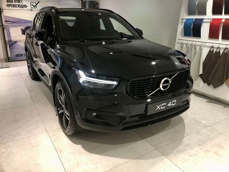 Volvo Xc40 Black, Volvo Xc, 2024 Wishlist, Volvo Xc40, Visual Board, Road Safety, Mid Size, Vroom Vroom, Dream Board