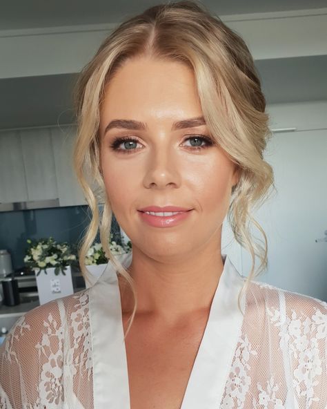 Wedding Makeup For Brides Over 40, Bride Makeup Blonde, Fresh Bridal Makeup, Bride Lipstick, Maquillaje Simple, Mother Of Bride Makeup, Grad Makeup, Natural Makeup For Blondes, Bride Makeup Natural