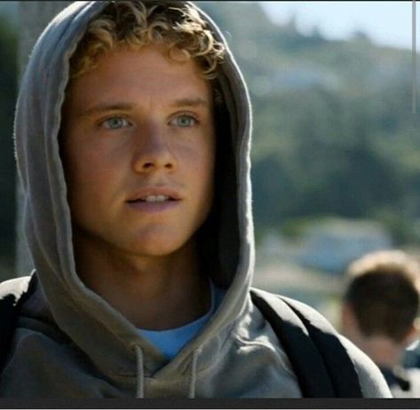 Jonny Weston, Surfer Outfit, Chasing Mavericks, Root Cover Up, Alexander Ludwig, Logan Lerman, Tyler Hoechlin, Famous Men, Paul Walker