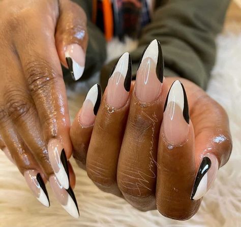 Opposite Color Nails, Two Colored Nails, Opposite Nails, Colored Nail Designs, Nail Design Ideas 2023, Manicure Images, Two Tone Nails, Unique Manicure, Black White Nails