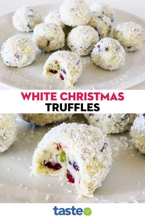 You don’t get truffles much more Christmassy than these. As well as being a delicious treat to serve guests, they also make a lovely gift for any white Christmas lover. They do require 3 hours chilling time - and the occasional stir- so do make sure you start them well in advance and are at home! Mini Christmas Deserts, White Christmas Recipe, Food Christmas Gifts, Truffles Candy, Truffle Recipe Christmas, Bienenstich Recipe, Christmas Nibbles, Truffle Recipe Easy, Truffle Recipes