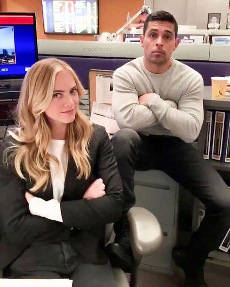 Kensi的美劇論壇 on Instagram: “We cute! @ncis_cbs @emilywickersham @wilmervalderrama 重返犯罪現場（NCIS)第十七季 #NCIS #season17 #leroyjethrogibbs #ti mmcgee #elliebishop…” Ellie Bishop Ncis, Ncis Bishop, Emily Bishop, Ellie Bishop, Emily Wickersham Ncis, Emily Wickersham, Ncis Cast, Wilmer Valderrama, Mark Harmon