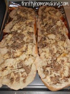 French Bread Sausage Sandwiches Sausage Sandwich Recipes, French Appetizers, Happy Hour Appetizers, French Bread Loaf, Sausage Bread, French Bread Recipe, Sausage Sandwiches, French Bread Pizza, Bread Appetizers