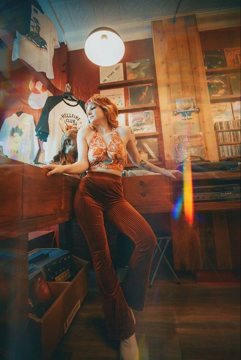 70s Vibe Photoshoot, Hippy Photoshoot Ideas, Antique Shop Photoshoot, Vintage Store Photoshoot, 70s Record Store, Antique Store Photoshoot, Bombshell Photoshoot, Record Shop Photoshoot, 70s Photoshoot Ideas