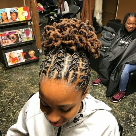 Loc Styles Medium Updo Women, Dreadlock Wedding Hairstyles, Dreads Styles For Women, Short Dreadlocks Styles, Loc Updo, Dread Head, Locs Styles, Twisted Hair, Beautiful Dreadlocks