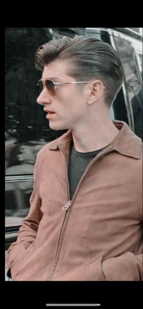 Alex Turner Short Hair, Alex Turner Hairstyle, Alex Turner Lockscreen, Arctic Monkeys Lockscreen, Jamie Cook Arctic Monkeys, Cook Wallpaper, Alex Turner Hair, Alex Turner Wallpaper, Am Arctic Monkeys