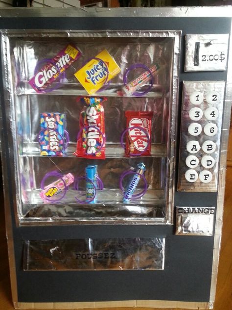 Halloween costume candy vending machine diy Diy Candy Vending Machine, Candy Vending Machine, Holloween Costumes, Valentine Boxes, Valentines Box, 80's Party, Cake Simple, Slot Machine Party, Pinup Art