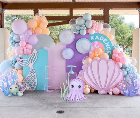 Mermaid Decorations Party, Baloon Garland, Mermaid Backdrop, Wedding Celebration Party, Floating In The Ocean, Mermaid Birthday Decorations, Ocean Birthday Party, Mermaid Birthday Party Decorations, Princess Theme Birthday