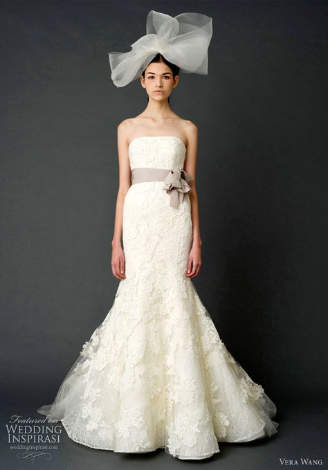 http://weddinginspirasi.com/2011/04/16/vera-wang-wedding-dresses-spring-2012/ : vera wang spring 2012 bridal - Strapless mermaid gown with floating multi-layered lace appliqué and sunburst petal pleated train with grosgr... Vera Wang Wedding Gowns, Vera Wang Bridal, Vera Wang Gowns, Vera Wang Wedding, Wedding Dresses Vera Wang, Stylish Wedding Dresses, Ruffle Wedding Dress, Vera Wang Dress, Party Kleidung