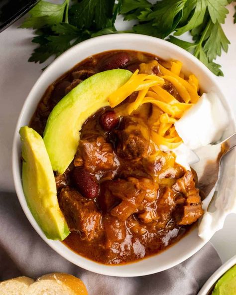 Slow Cooker Chuck Roast Chili Slow Cooker Chuck Roast, Chuck Roast Chili, Roast Chili, Dutch Oven Chili Recipe, Chuck Steak Recipes, Healthy Meal Prep Recipes, Clean Dinner Recipes, Favorite Chili Recipe, Cooking Mama