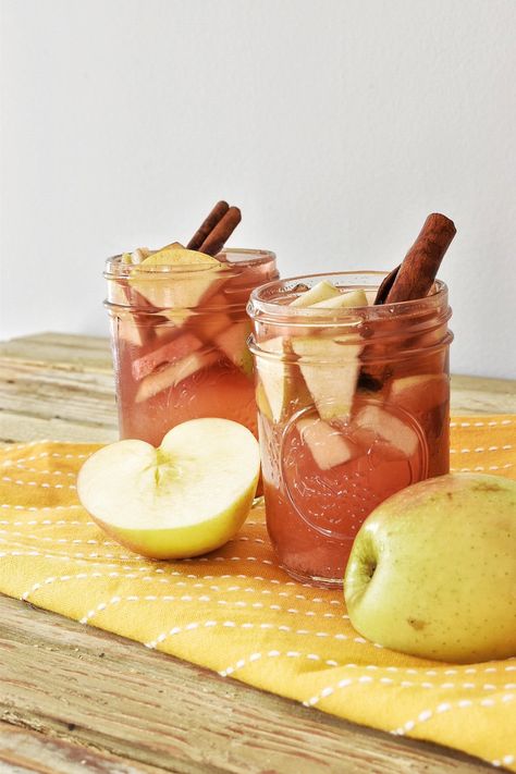 Fall Rosé Sangria - Sprinkles & Sea Salt Fall Sangria Recipes, Rosé Sangria, Easy Sangria Recipes, Rose Sangria, Mini Chocolate Chip Cookies, Coctails Recipes, Fall Cocktails Recipes, Rose Cocktail, Delicious Drink Recipes