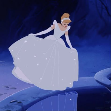 Disney Widgets, Old Disney Aesthetic, Disney Princess Aesthetic, Cinderella Aesthetic, Aesthetic Disney, Cinderella Dress, Alicia Silverstone, Disney Women, Princess Core