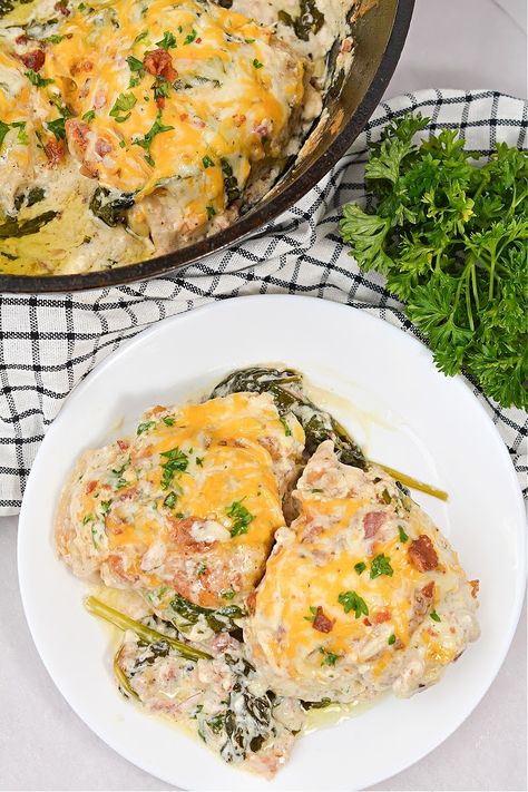 Low Carb Skillet, Creamy Green Beans, Chicken Skillet Recipes, Favorite Dinner, Skillet Dinners, Favorite Recipes Dinner, Green Bean Casserole, Mashed Cauliflower, Bean Casserole