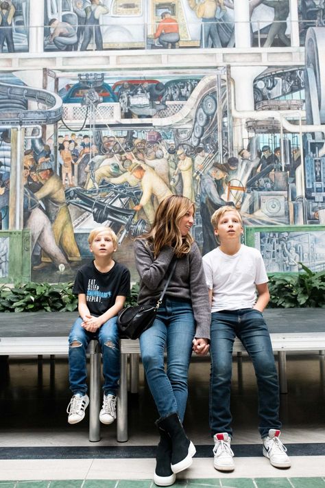 24 HOURS IN DETROIT: THINGS TO DO IN WINTER | Visiting Detroit is the perfect, family-friendly winter weekend trip. Cool hotels, amazing restaurants, baller art & landmark attractions — SO GOOD. | #DetroitMichigan #ThingsToDoInDetroit #DetroitTravel #VisitDetroit #DetroitTrip #FamilyFriendlyDetroit #DetroitCity #DetroitArt #DetroitAesthetic #DIA #DetroitStylePizza #SquarePizza #ArtDecoDetroit #TheGuardianDetroit  #CampusMartius #CadillacSquare #FoundationHotelDetroit #ApparatusRoomDetroit Detroit Art Museum, Best Restaurants In Detroit, Detroit Winter, Cool Hotels, Things To Do In Winter, Visit Detroit, Amazing Restaurants, Square Pizza, East Coast Style