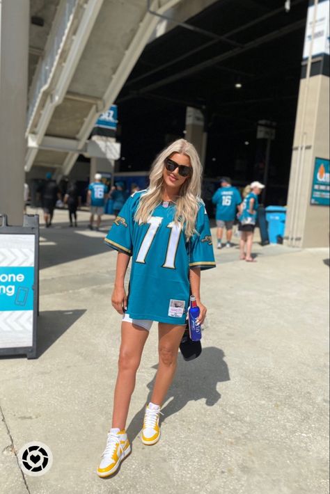 Jacksonville Jaguars Game Day Outfit, Jacksonville Jaguars Outfit, Jax Jaguars, Legend Games, Game Outfit, Game Day Outfit, Gameday Outfit, Jacksonville Jaguars, Gaming Clothes