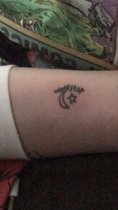 Mauraders Tattoos, Atyd Tattoo, Wolfstar Tattoo Ideas, Remus Lupin Tattoo, Wolfstar Tattoo, Marauders Tattoo Ideas, Marauders Tattoo, Dark Academia Tattoo, Prison Tattoos