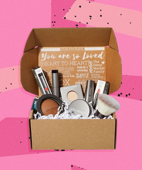 The Best Style & Beauty Box Subscriptions You Can Actually Get In Canada #refinery29 https://www.refinery29.com/en-ca/2019/05/232705/canada-beauty-boxes-fashion-subscription Box Subscriptions, Canadian Nature, Winter Wellness, Frank And Oak, Allure Beauty, Monthly Box, Clothing Boxes, Beauty Box Subscriptions, Beauty Boutique